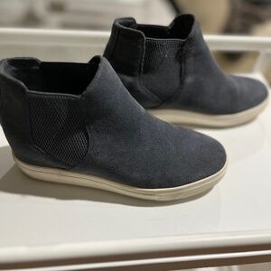 Steve Madden ankle booties